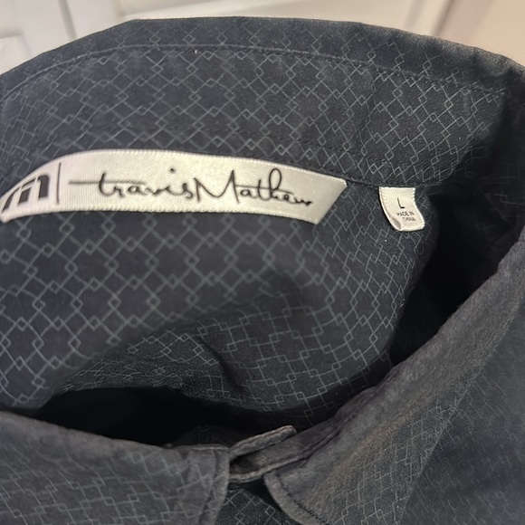 Travis Matthew short sleeve button up men’s size large - Picture 3 of 4